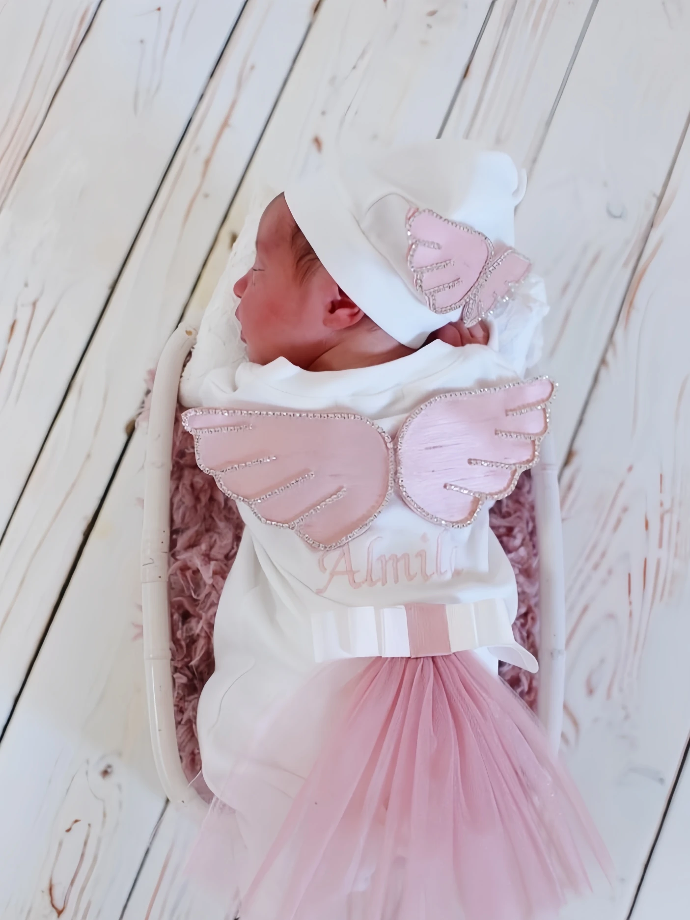 

Dollbling 10pcs Wings Outfits Any Name Personalized Sweetwood Embroidery Gift Set Baby Pajamas Hat Welcome Home Ceremonial dress