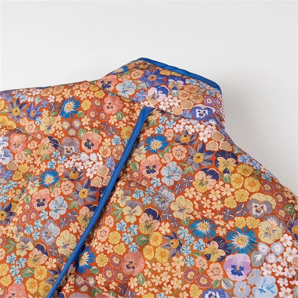 2024 ฤดูใบไม้ร่วง/ฤดูหนาวใหม่ของผู้หญิงแฟชั่นลําลองอเนกประสงค์กระเป๋าพร็อพยืนขึ้นปกแจ็คเก็ตผ้าฝ้ายพิมพ์