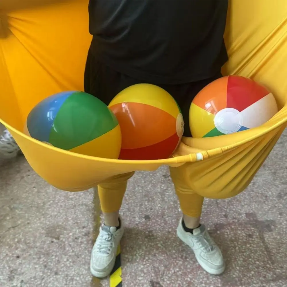 Ensemble de jeu de cour de pantalons de grand-mère drôle avec 4 balles et 2 cônes marqueurs, pantalons interactifs de jeux de fête Freaky