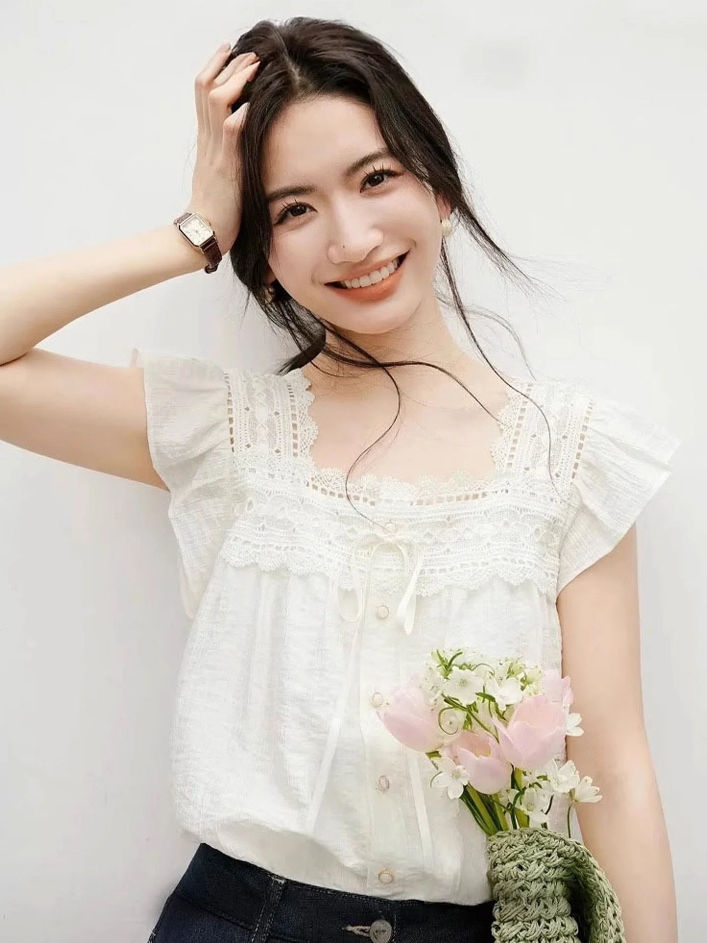 

Женский шелковый топ с кружевной отделкой, корейский стиль, квадратный воротник, короткий рукав, летний модный дизайн, с поясом