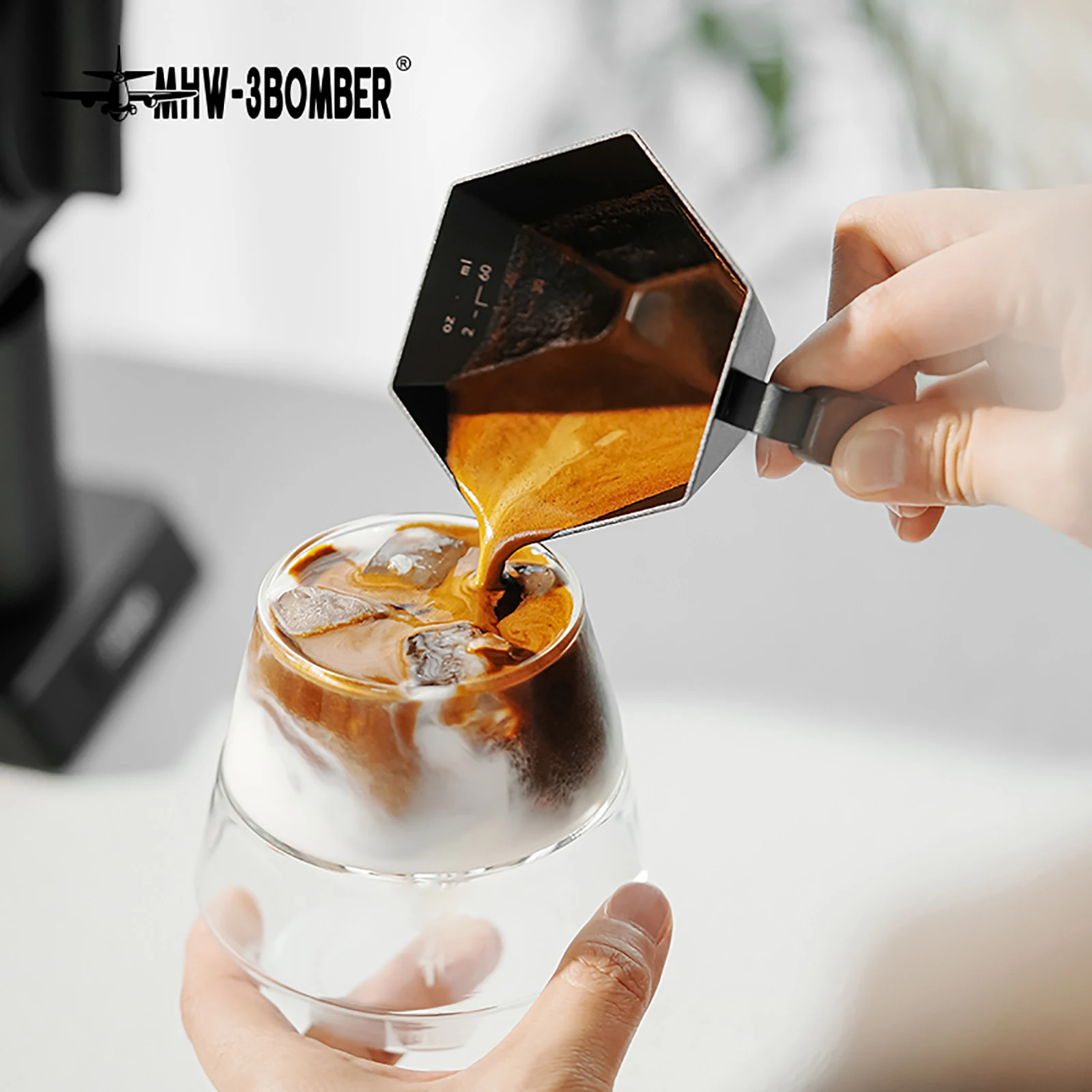 Bild 6: MHW-3BOMBER Espresso-Messbecher, sechseckiger Metall-Messbecher mit Doppelskala, Kaffeebohnen-Dosierbecher mit Holzgriff