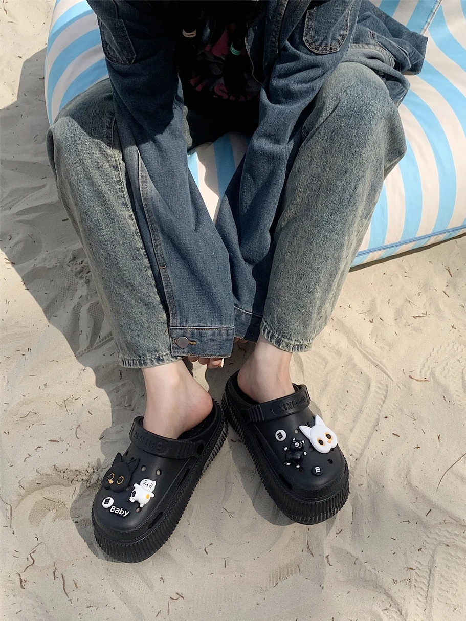 Women Garden Sandals Shoes Instagram Black And White Kitten Hole DIY Home Slippers Shoes Thick Soled Summer Beach Sandals