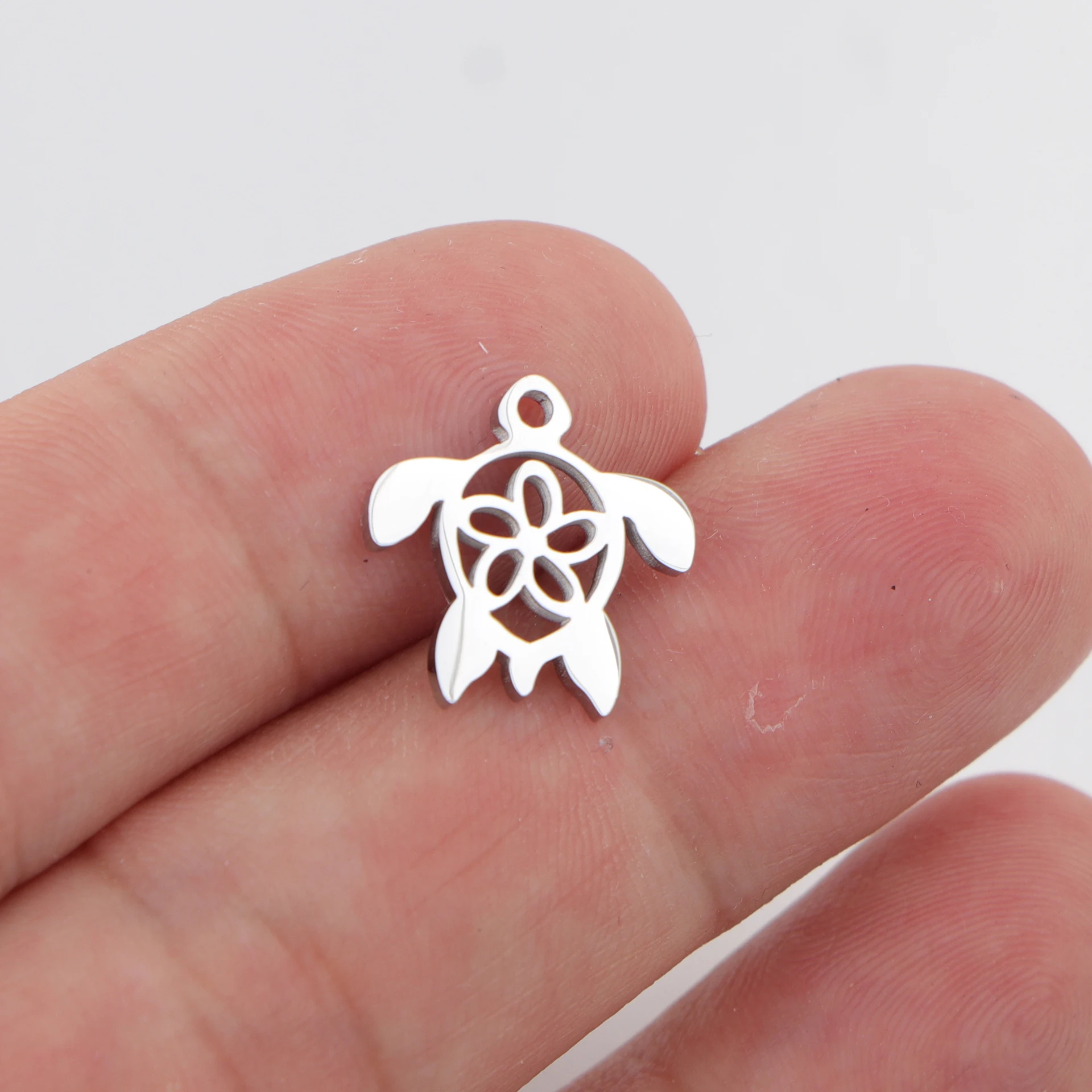 20 قطعة/الوحدة مرآة مصقولة الفولاذ المقاوم للصدأ السلحفاة سحر الجوف الزهور السلاحف قلادة DIY بها بنفسك صنع المجوهرات الملحقات