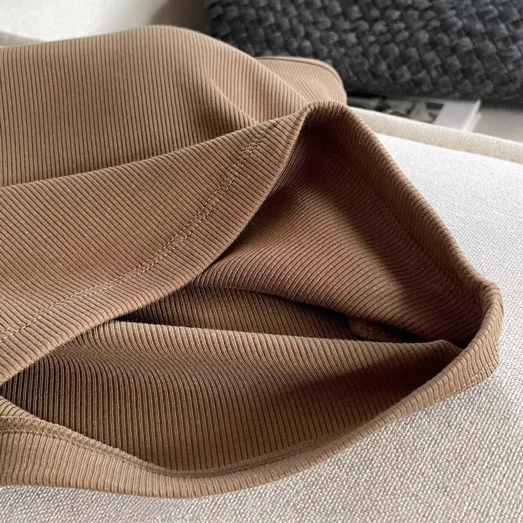 Damska bawełniana dopasowana bluzka na ramiączkach z wkładkami, kwadratowy dekolt, krótki top