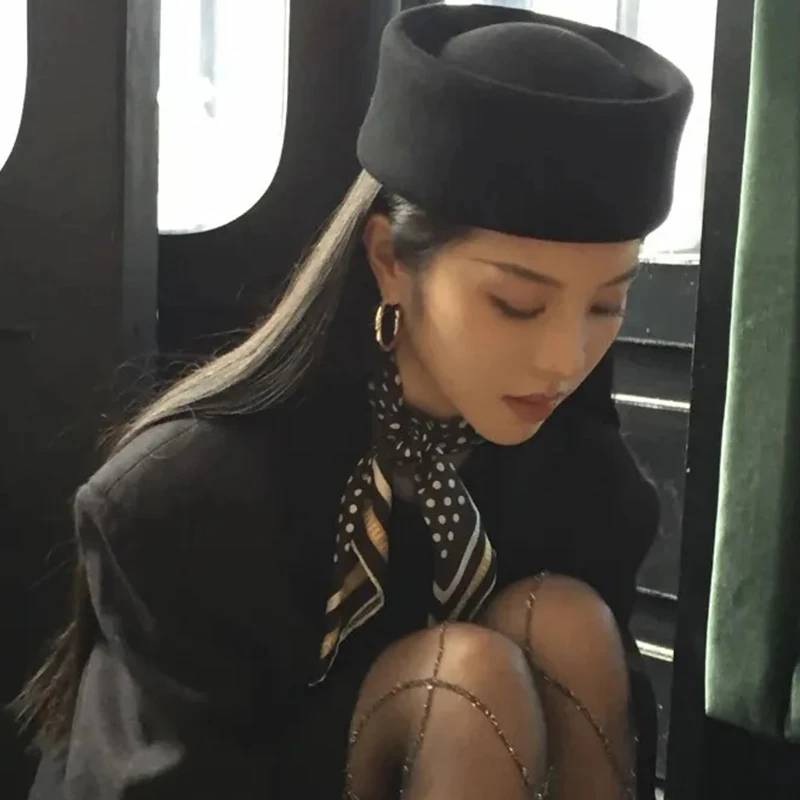 Vintage Hard Top Flat Fedoras Hats Women Wool Felt Berets Hat Wedding Cocktail Party Medicine Box Hats Charm Exquisite Top Cap