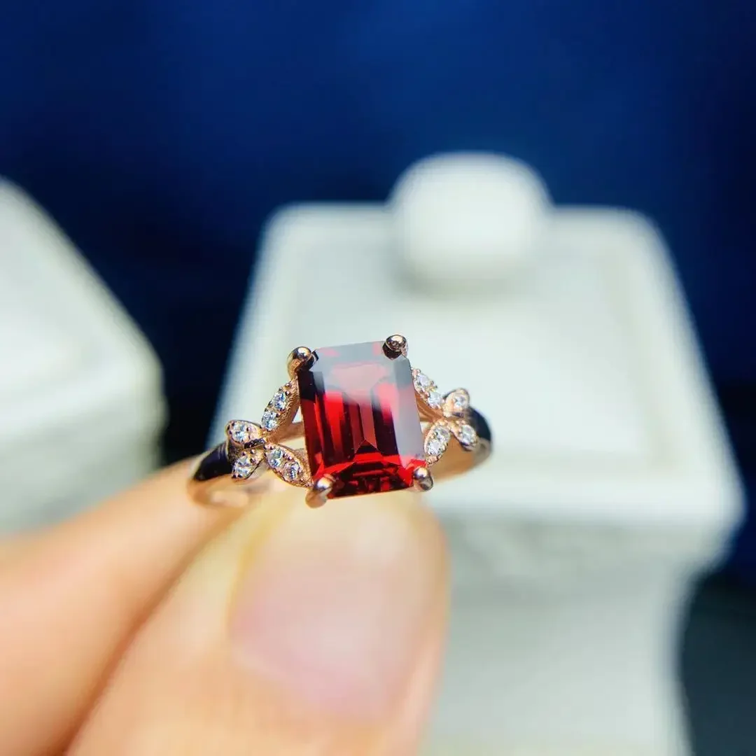 

Natural Garnet Ring 925 Silver Garnet Ring for Engagement Simple Silver Gemstone Ring for Party 6mm*8mm 1.2ct VVS Grade Garnet