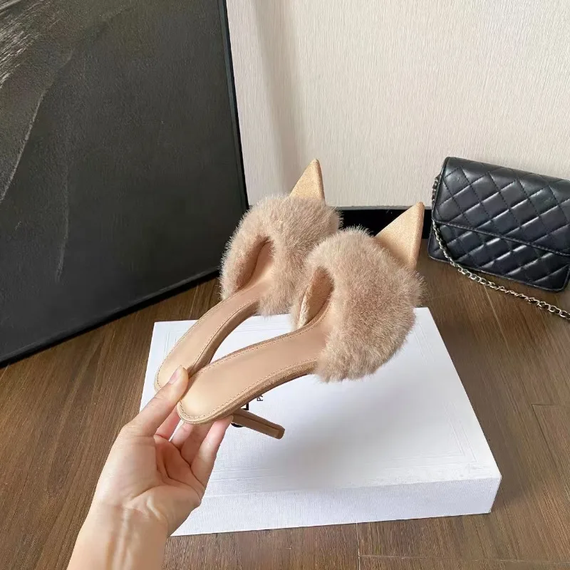 

Новые летние модные, удобные, элегантные, повседневные и универсальные пушистые сандалии и тапочки, сексуальные тапочки на высоком каблуке 2026 года