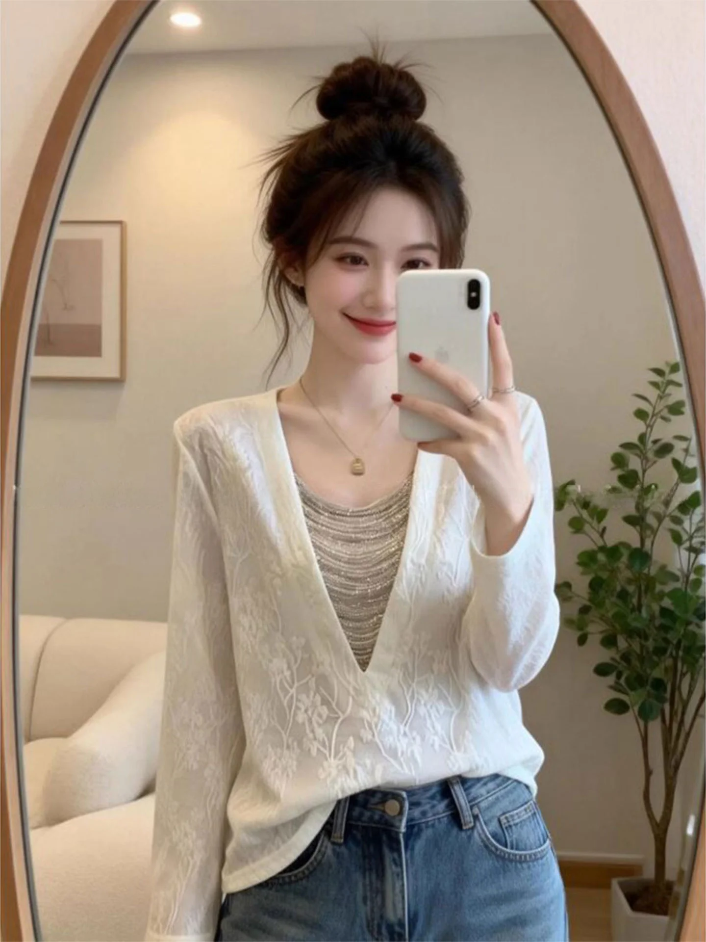 

Floral Embroidery Long Sve V-Ne T-irt Women's Casual Sle plus Size Faionable Age-Defng Versatile Top Spring 2026