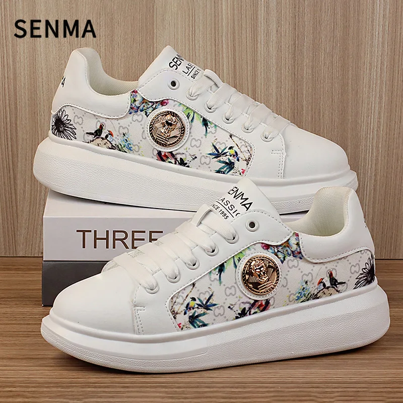 รองเท้าลำลองผู้ชาย SENMA รองเท้าลำลองผู้ชายสุดหรู รองเท้ากีฬาน้ำหนักเบา รองเท้าเทนนิส/รองเท้าเดินสบาย รองเท้าผ้าใบสีขาว