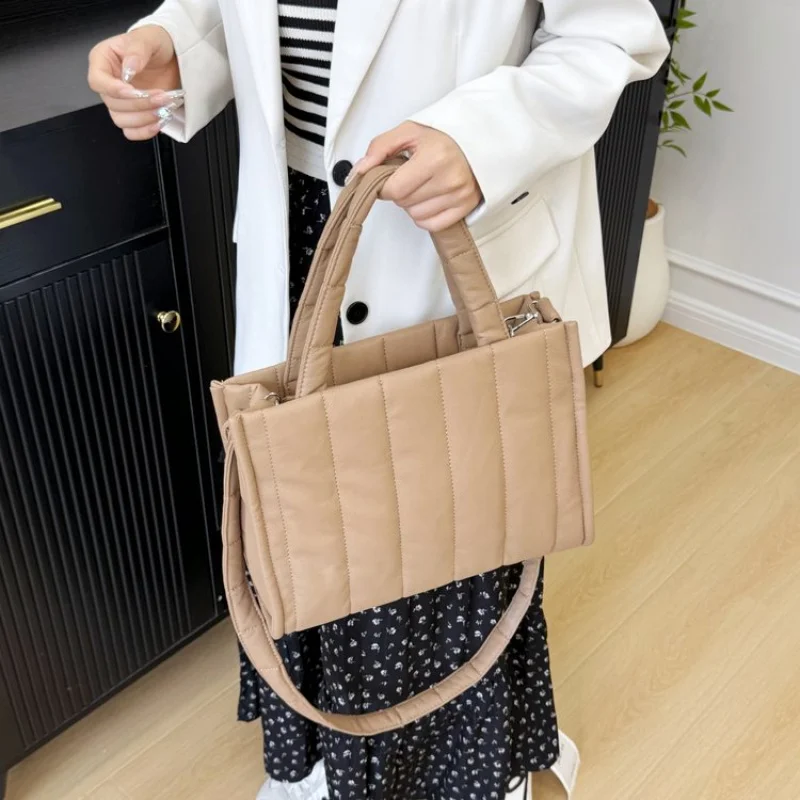 

Elegant Leather Classic Designer Paris Fashion Large Capacity Tote Bag For Women Solid Color Commuter Best Use
