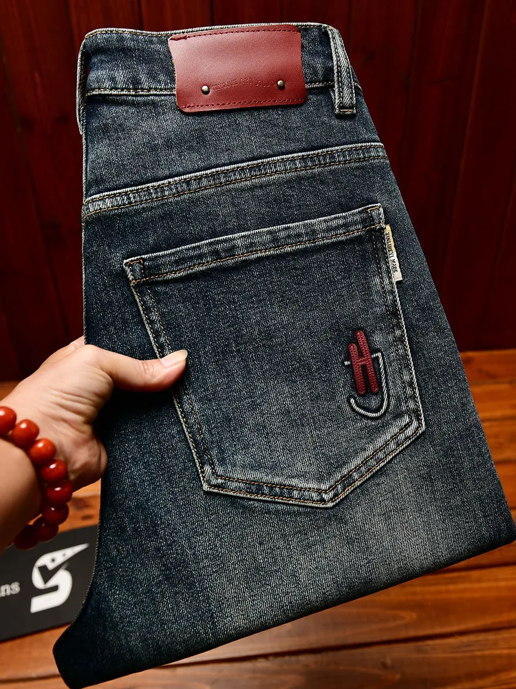 

Высококачественные модные осенние мужские джинсы 2025, новые облегающие эластичные джинсовые модные брендовые легкие роскошные брюки с вышивкой