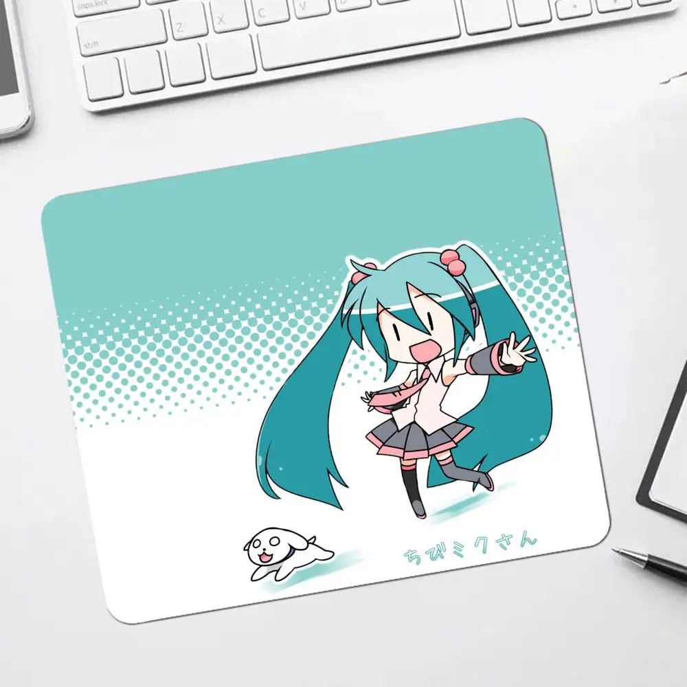 

Gamer Premium Hatsune Miku Mouse Mat 45x40CM Speed Gaming Mousepad Locking Edge E-Sports Mouse Pad Professional Desk Mat