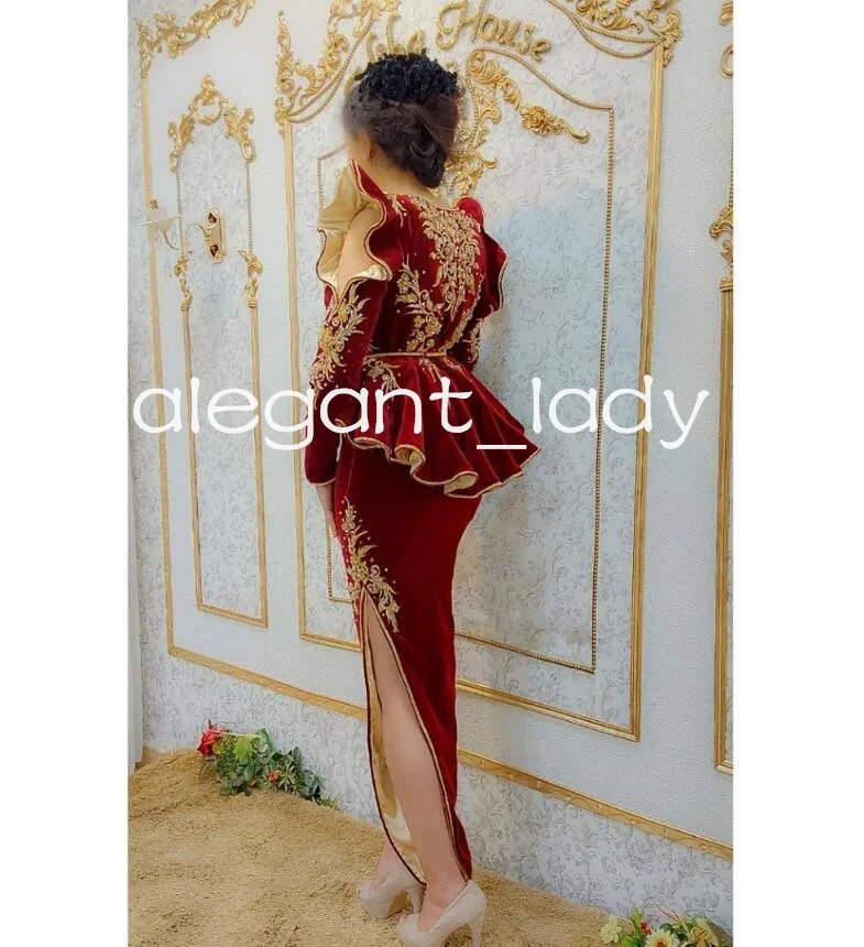 Burgundy Velvet Peplum Mermaid Prom Dresses High Slit Long Sleeve Gold Embroidery Lace Evening Gown Karakou Algerois