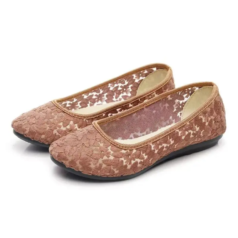 2025 Summer Beijing cloth shoes women fashion breathable hollow mesh shoes soft sole lightweight lace flat shoes