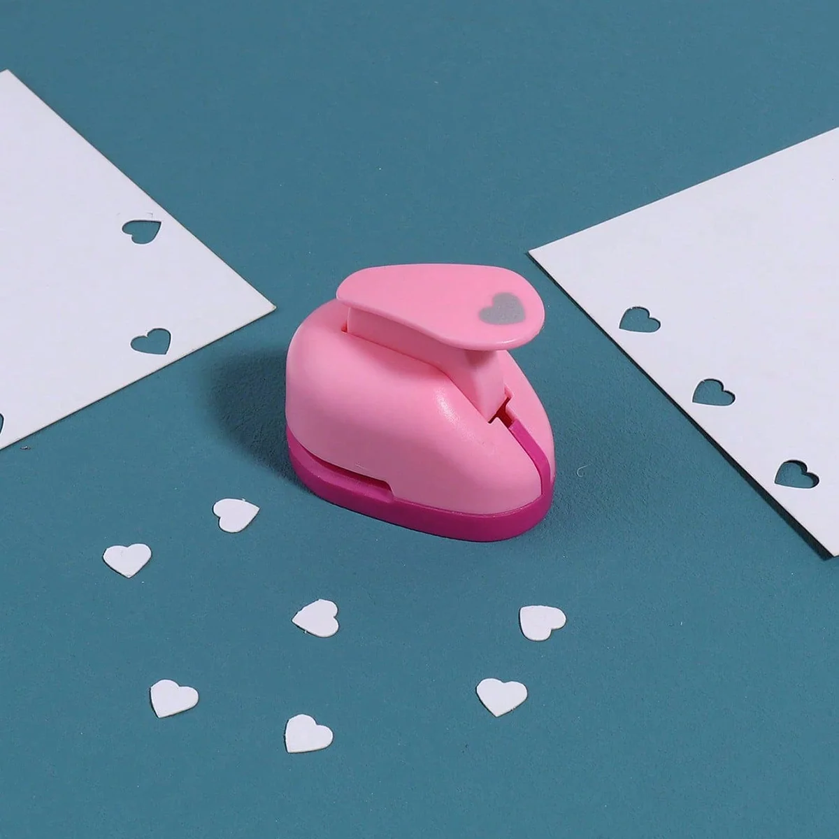 1 個の紙切断小さなエンボッサー、クリエイティブなハートパターンデザインハンドブック作成補助、フォトアルバムスクラップブック装飾用品