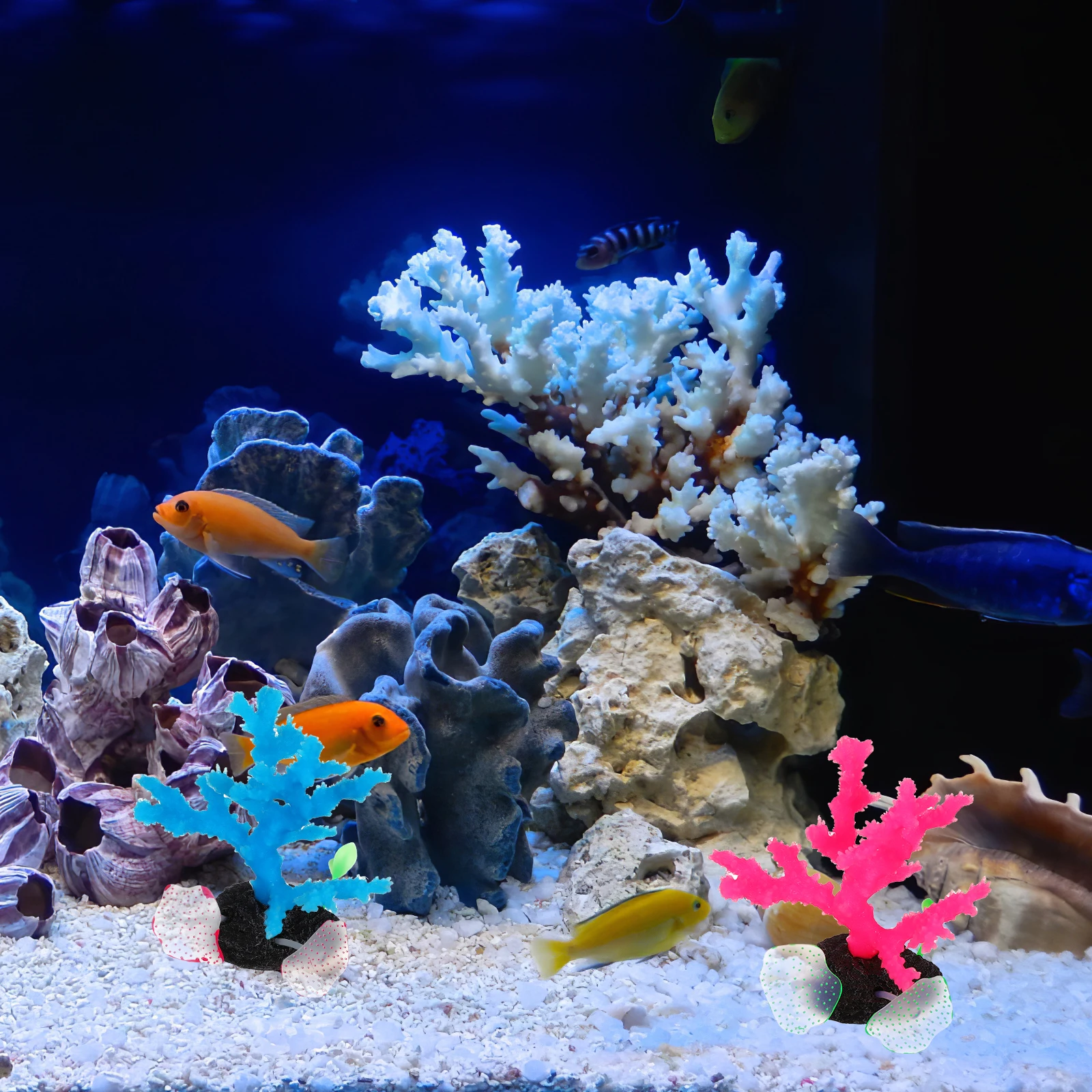 

2Pcs Fluorescent Artificial Corals for Aquarium Silicone Resin Coral Decoration Realistic Fish Tank Landscape Glowing Simulation