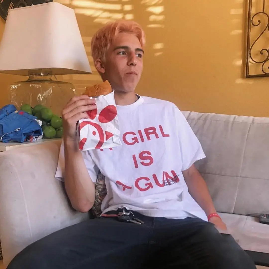 Летняя свободная футболка из чистого хлопка с короткими рукавами и надписью A GIRL IS A GUN для пар, модные топы