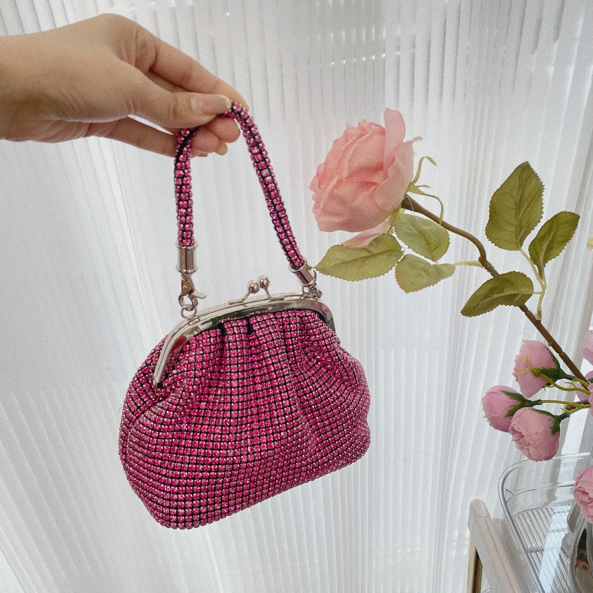 Shiny Dinner Shell Clutch Bag Mini Handmade Diamond Clip Diamond Bag Change Mouth Red Envelope Portable Messenger Bag