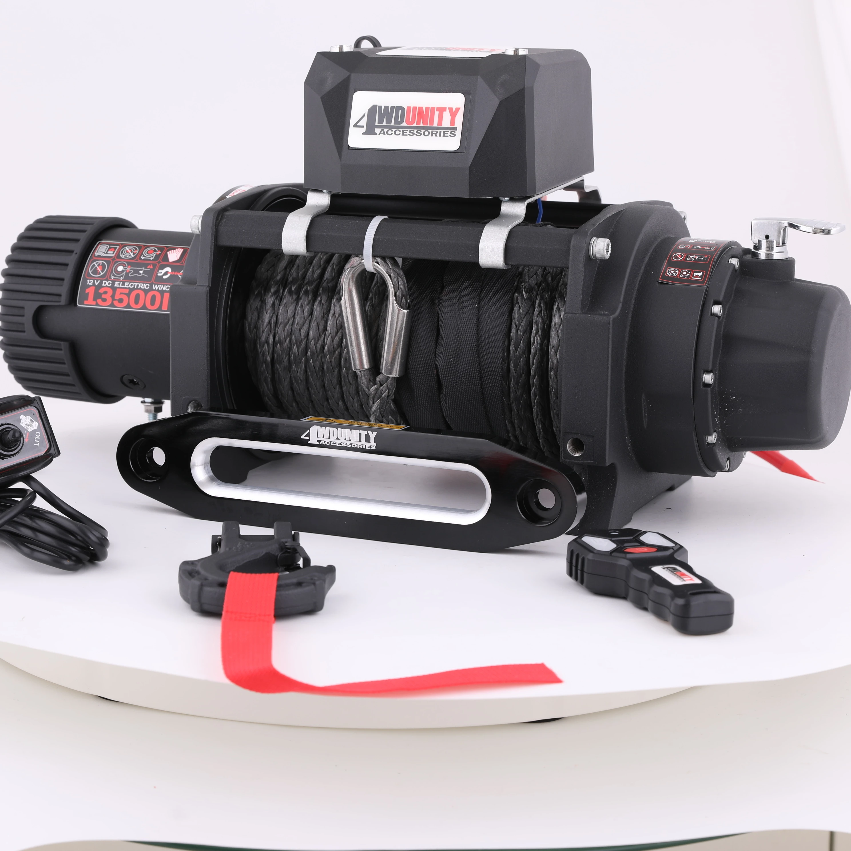 The New 12V 24V 13500LBS/5909KG IP67 Car 4x4 SUV Wired/Wireless Control Synthetic Rope Electric Winch custom