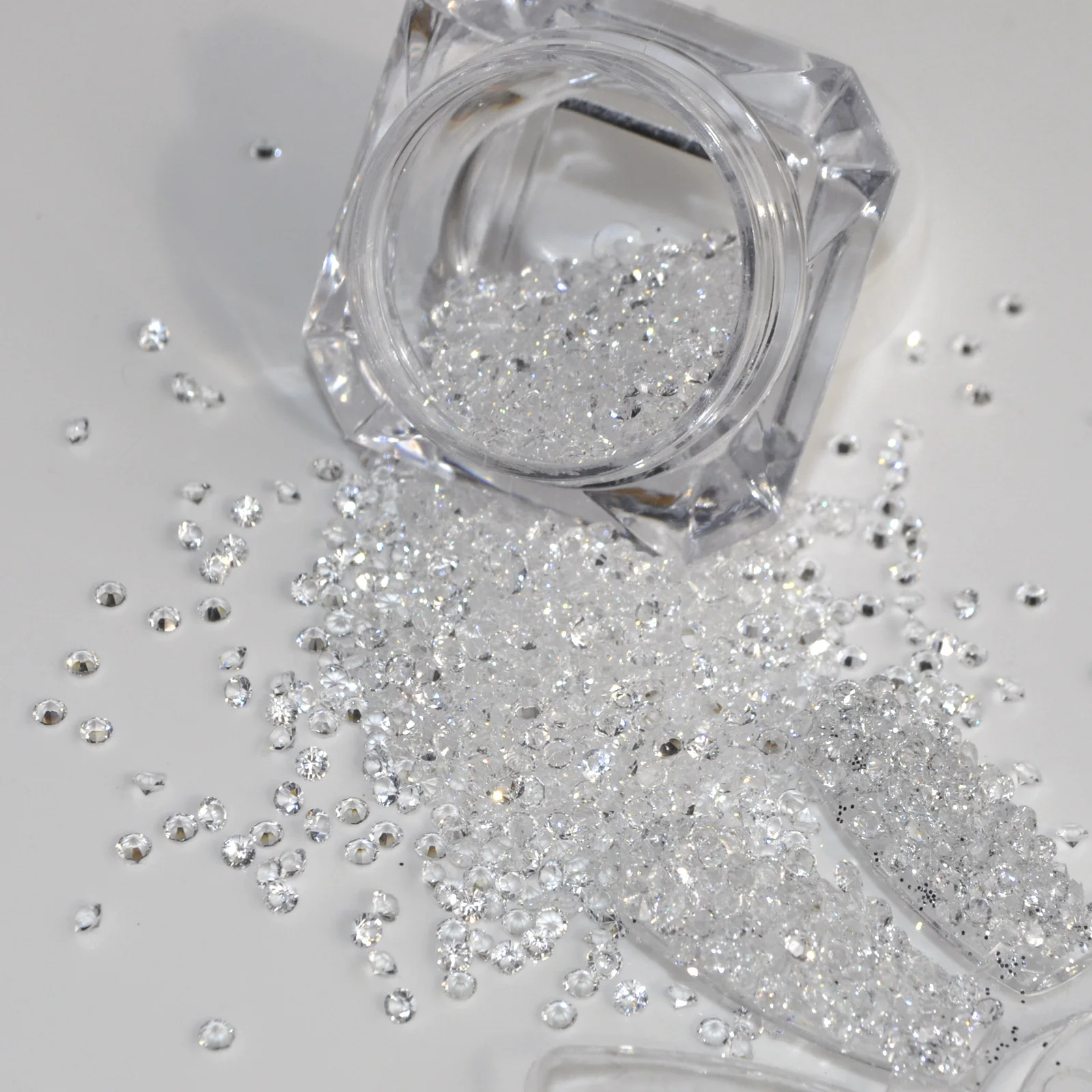 

1 Box=1440 pcs 2mm Nail Art Transparent Crystal SS6 Point Back Rhinestones Sparkly DIY Nail Design Decoration Small Stones