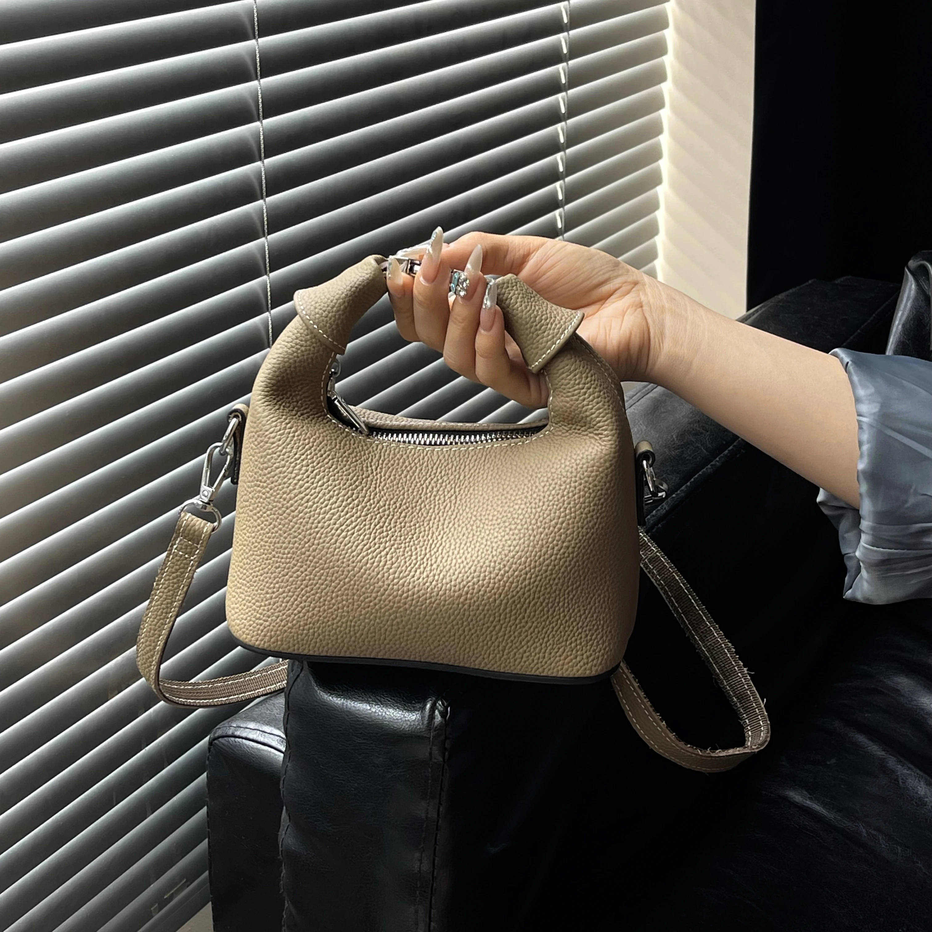 

Premium Leather Tote Bag For Women Fashionable Shoulder Handbag Elegant Crossbody Purse Ladies Messenger Bag Luxury Brand