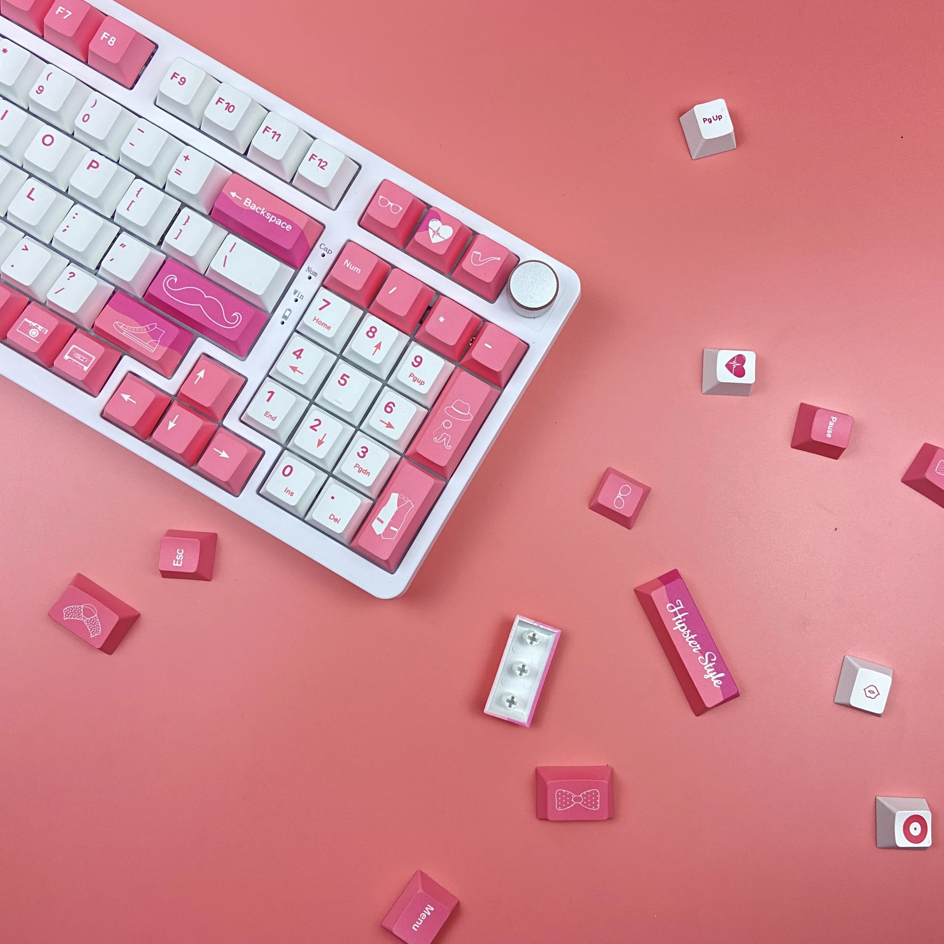 Pbt keycap Xiaohe Shuangpin pink macho five-sided hot sublimation original height 133 keys with column factory direct sales