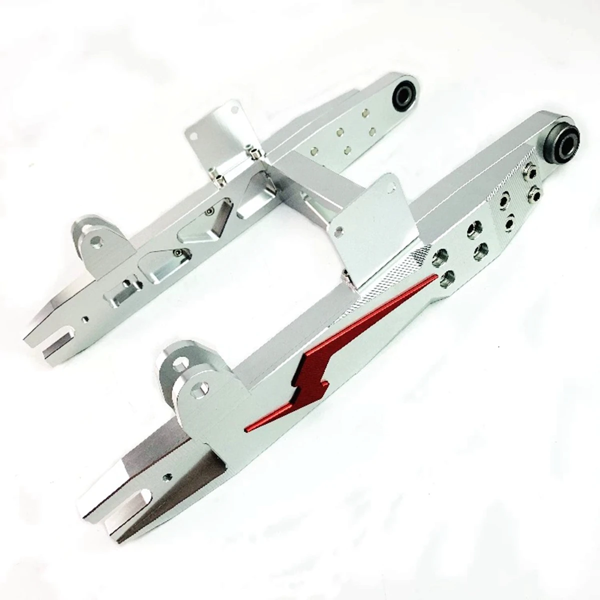 

Мотоциклетный электронный скутер, модифицированный поворотный рычаг из алюминиевого сплава с ЧПУ, регулируемая задняя плоская вилка в форме стрелки для электронного скутера, модификация