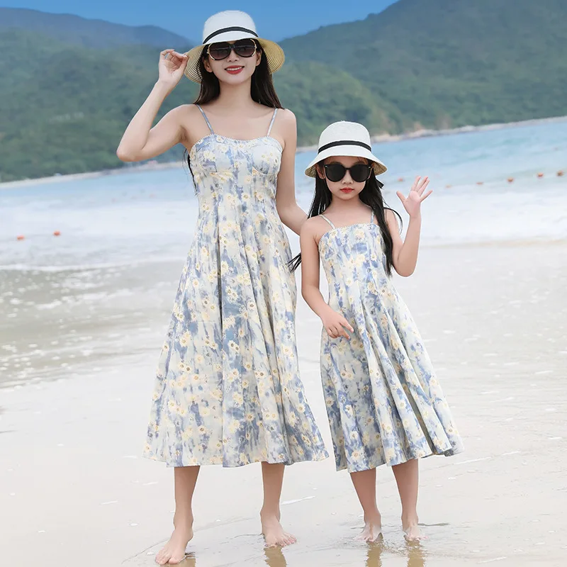 2024 Summer Mom and Daughter Dress Vacation Look Mother Baby Girls Beach Dresses Holiday Resort Mommy and Me Clothes Summer Coat