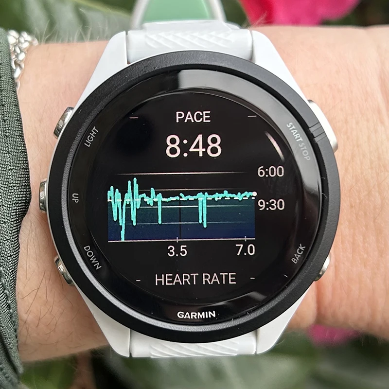 ساعة Garmin Forerunner 265 الرياضية الذكية التي تعمل بنظام تحديد المواقع 1.3 بوصة AMOLED وشاشة تعمل باللمس #5