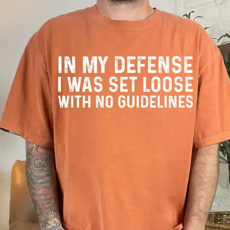 Zur Abwehr meiner Angriffslasten wurde ich ohne Anleitungen ausgelassen T-Shirt Lustige sarkastische Witze Memes Zitat Papa-Humor Hässlich