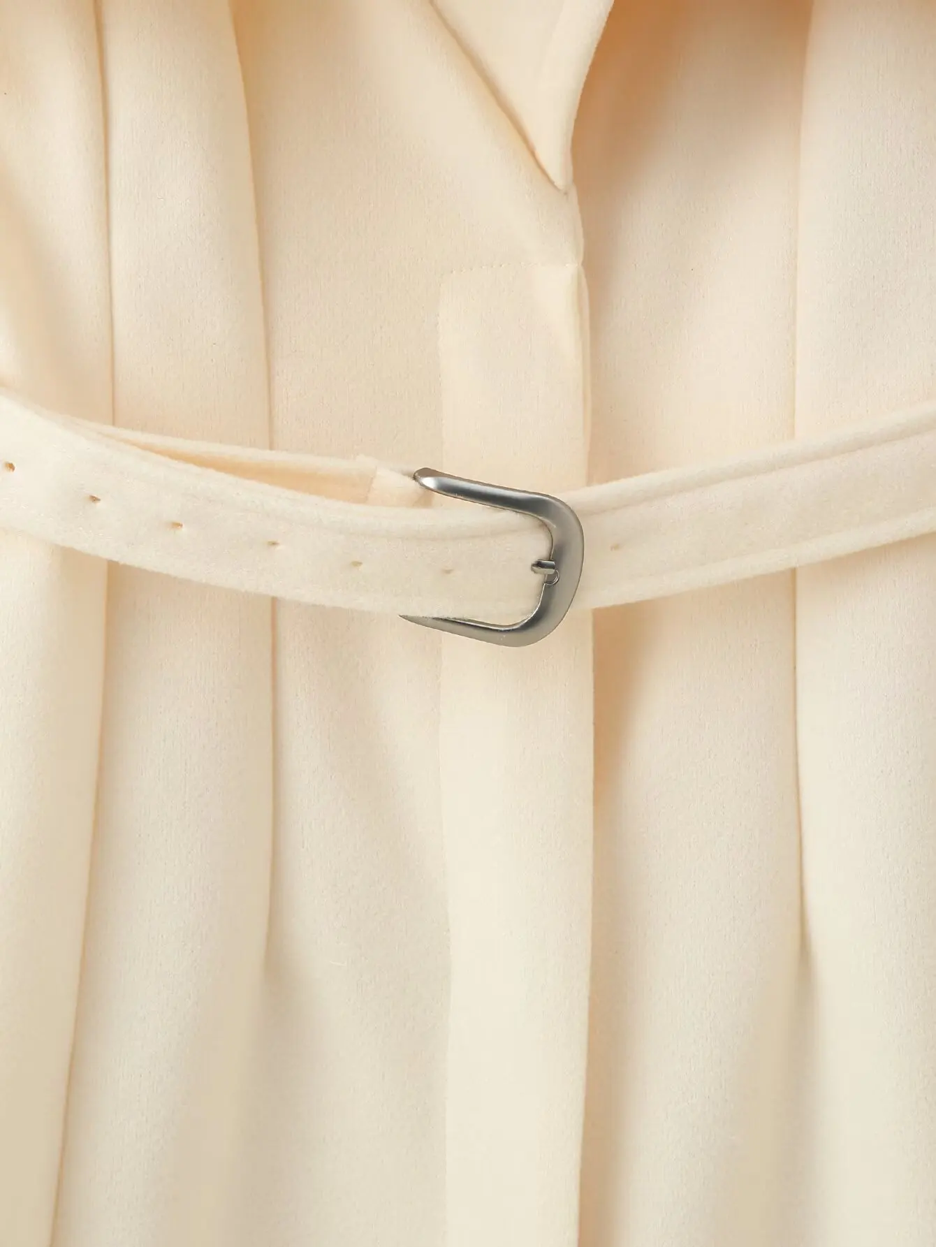 معطف صوف أنيق بحزام وياقة مدببة. تحدد خصرك لمظهر متعدد الاستخدامات وأنيق. #3