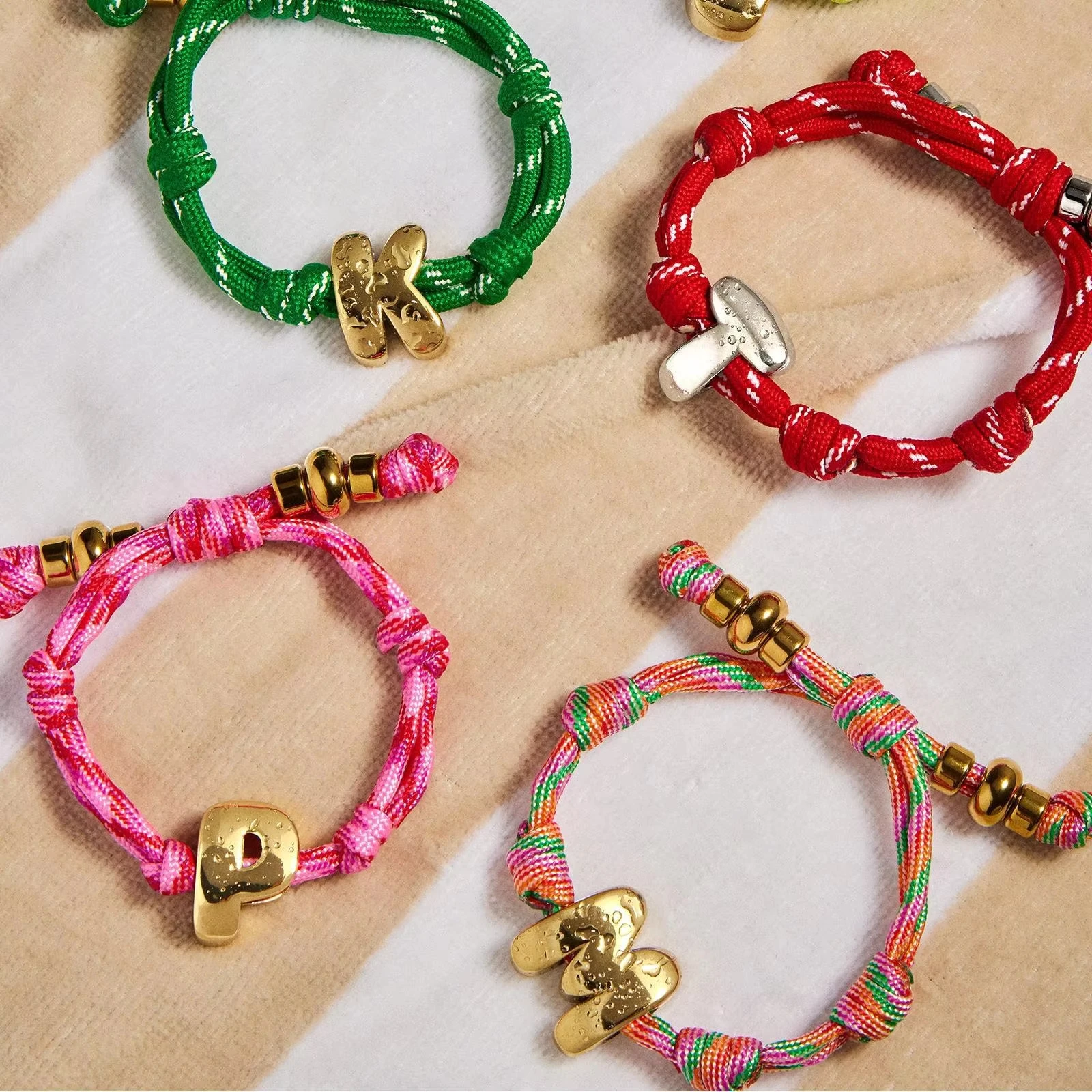 

2025 New Hot-Selling Colorful Woven Rope Bracelet, Fashionable High-End Beaded DIY Letter Bracelet Gift