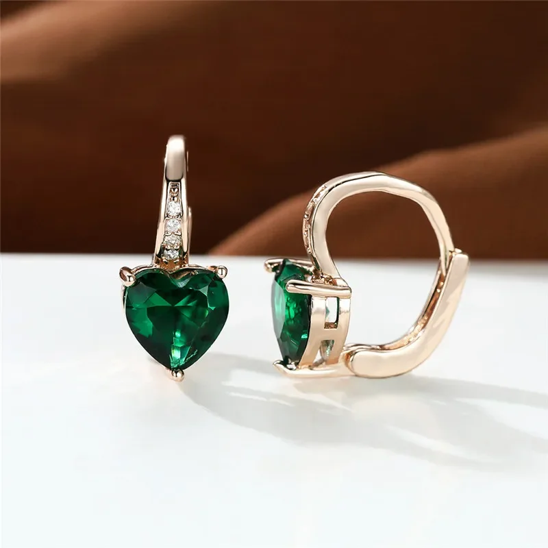 20242024 Crystal Female Green Zircon Stone Clip Earrings Vintage Gold Color Love Heart Wedding Jewelry