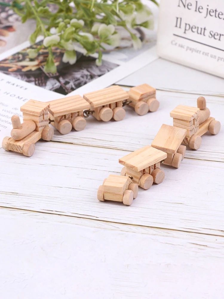 1Pc Mini Wooden Train Simulation Model Toys 1/12 Dollhouse Miniature Accessories For Doll House Decoration Educational Toys