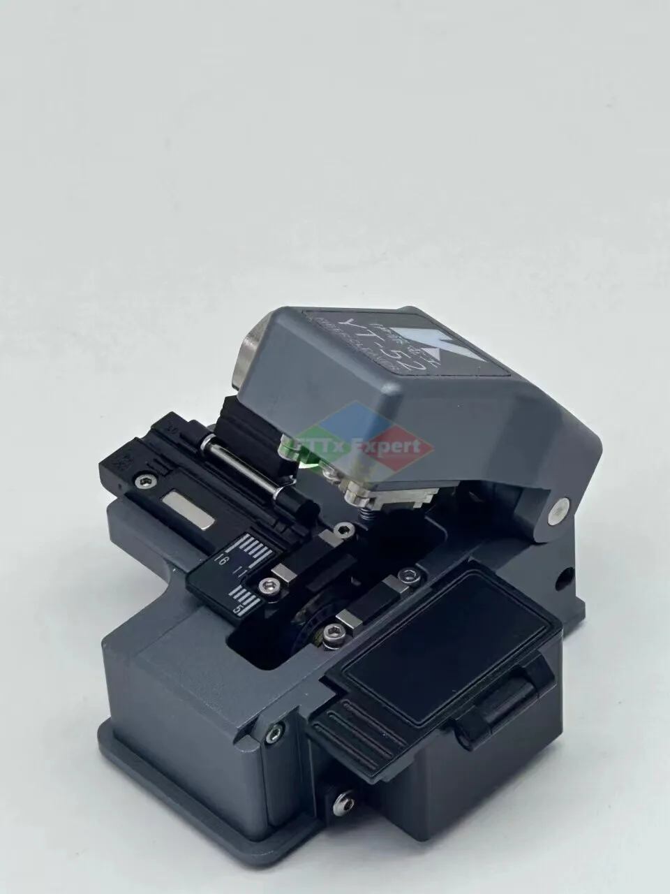 High Precision YT-52 One-step Fiber Cleaver With Waste Fiber Box,FTTH Fiber Optic Cold Connection Hot Melt Cable Cutter Tools