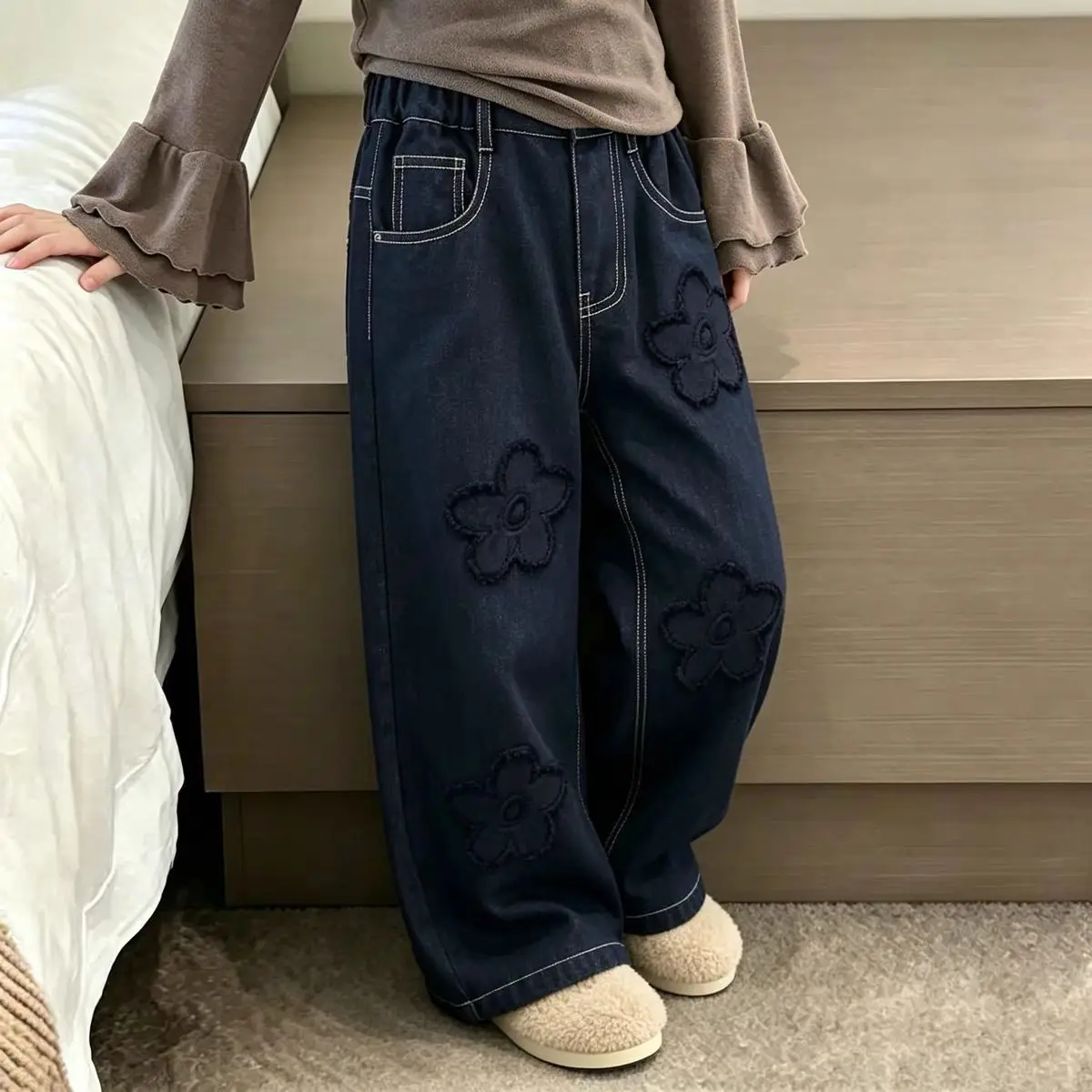 Girls Pants 2026 Early Autumn New Style for Baby Girls Fashionable Fringed Flower Patch Girls Denim Pants