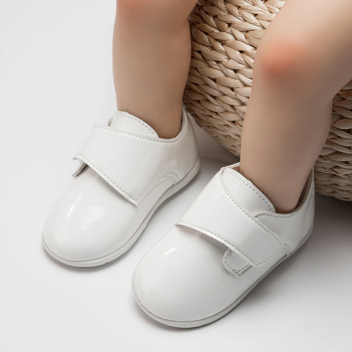 KIDSUN scarpe per bambini in pelle opaca scarpe per primi camminatori per bambini scarpe a specchio per neonati piatte antiscivolo con suola morbida