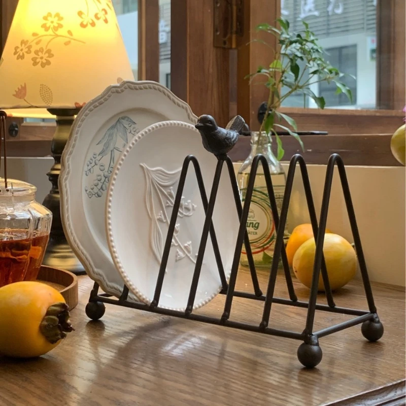 

Vintage metal bird triangle bookshelf, CD rack, magazine rack, dish rack, suitable for home storage office desktop finishing