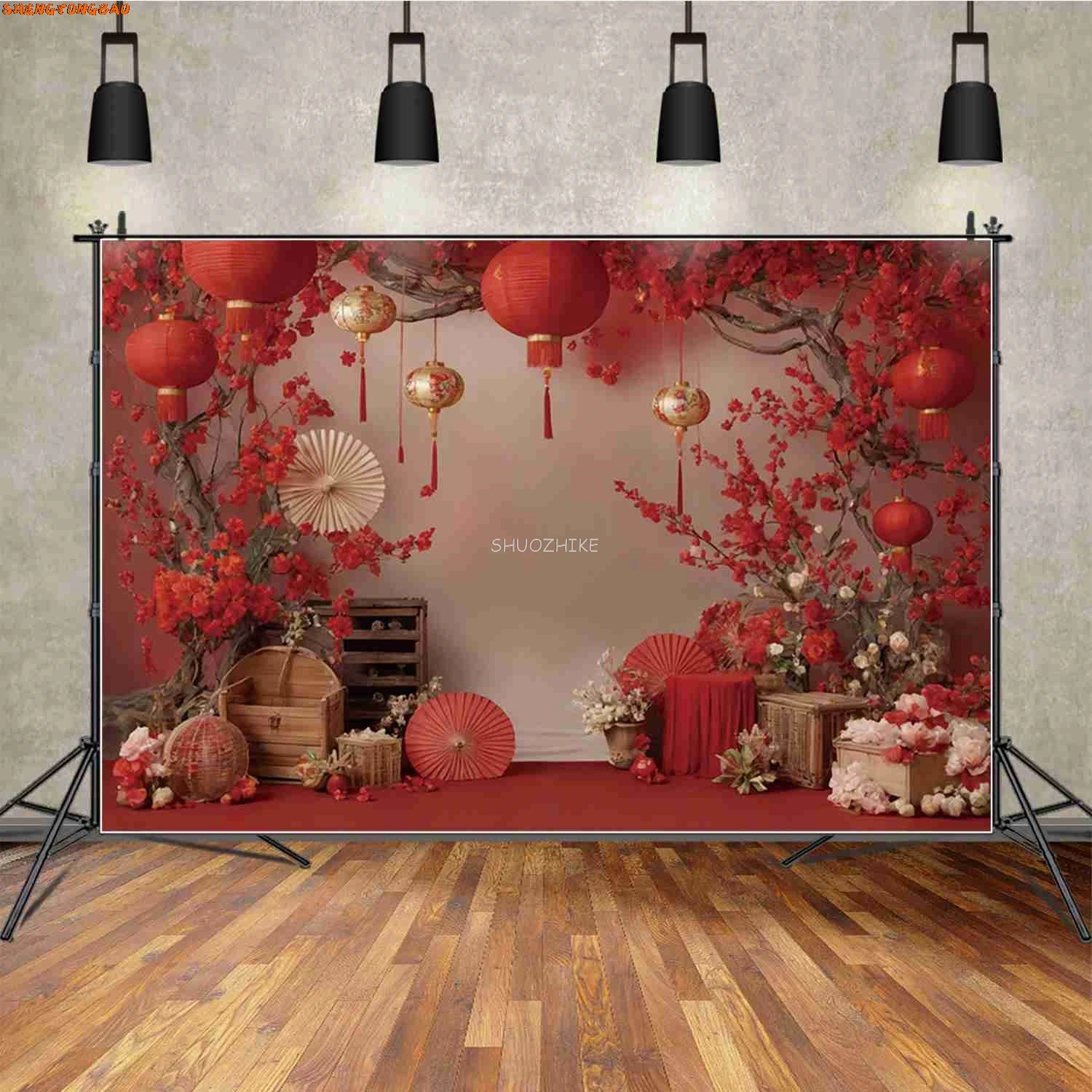 สวัสดีปีใหม่ ฉากหลังสีแดงทองจีนเทศกาลฤดูใบไม้ผลิโคมไฟKnotพัดลมดอกไม้พื้นหลังตกแต่งParty Home