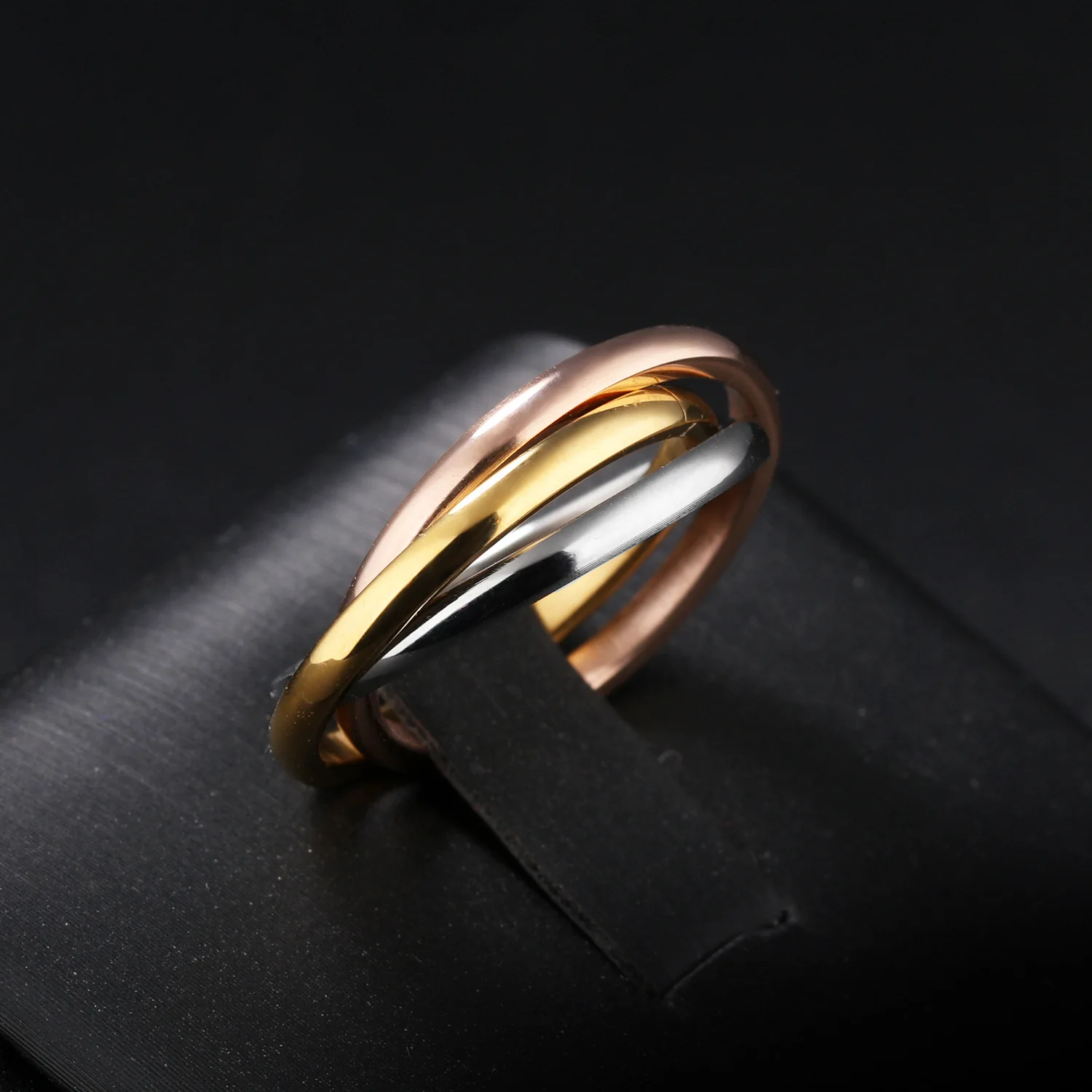 Stainless Steel Wholesale Hot Girl Women Finger Rings Creative Three Colors In One Ring For Women  Titanium Steel Ornament