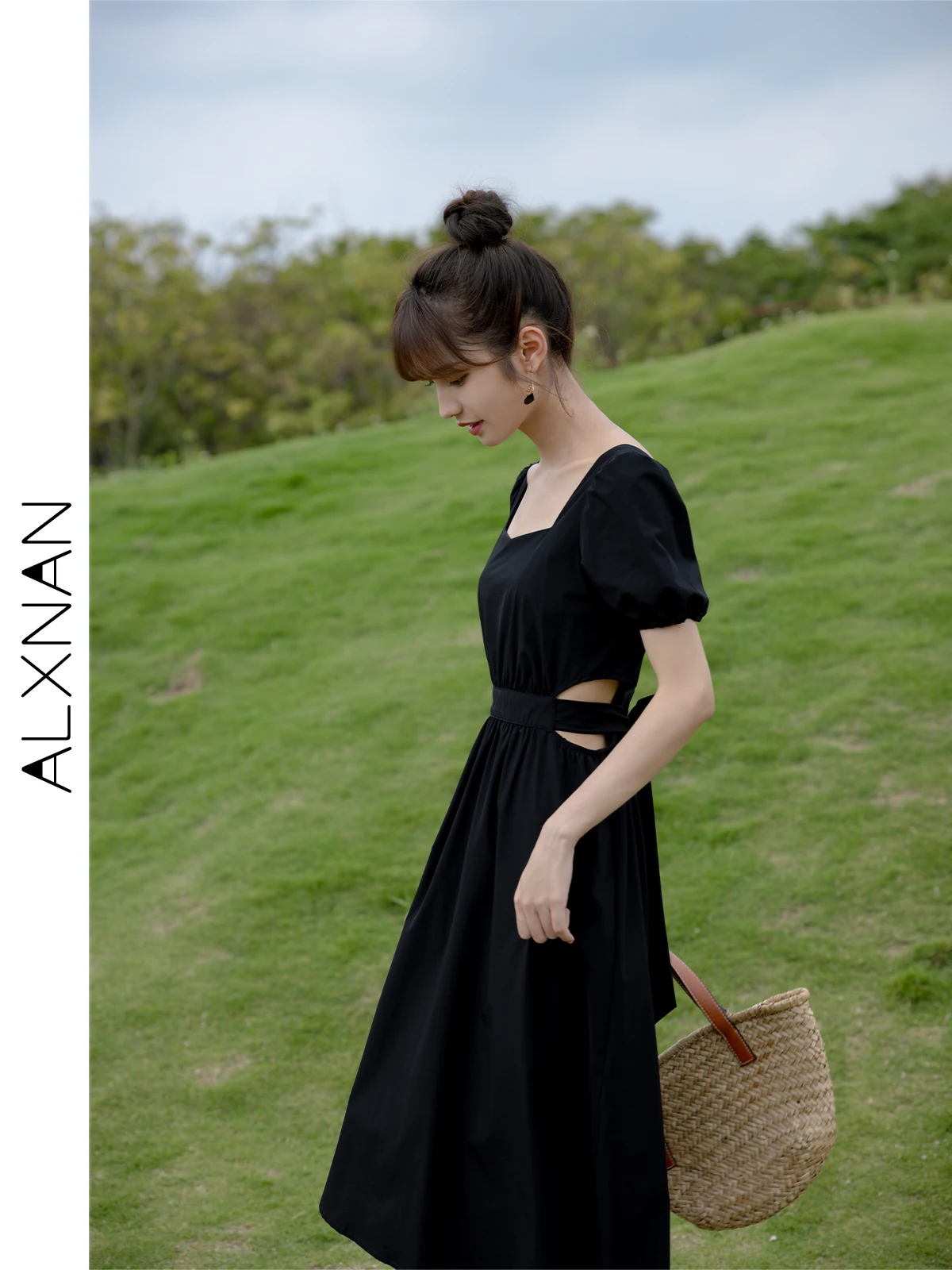 ALXNAN Puff Sleeves Hollow Out Dresses for Women Summer 2024 New A-line Midi Smocked Square Collar Lace-up Lady Dress LXN18216