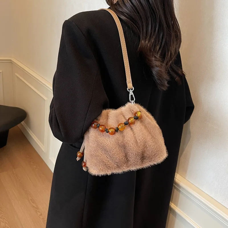 

Шикарная женская пушистая сумка через плечо Y2K 2025 года, милый слинг с верхней ручкой, модная сумка-ведро с внутренним карманом для ежедневного использования ​