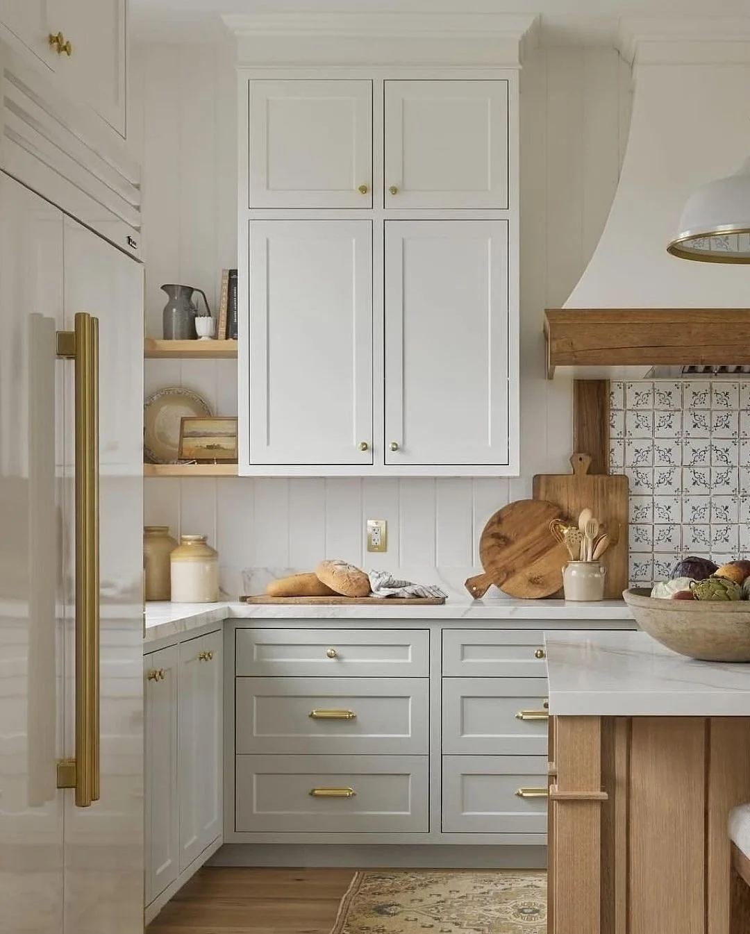 Country Style White Kitchen Cabinet - Rustic Shaker Design Wall And Base Cabinet Combo for Dining Room Storage Organization