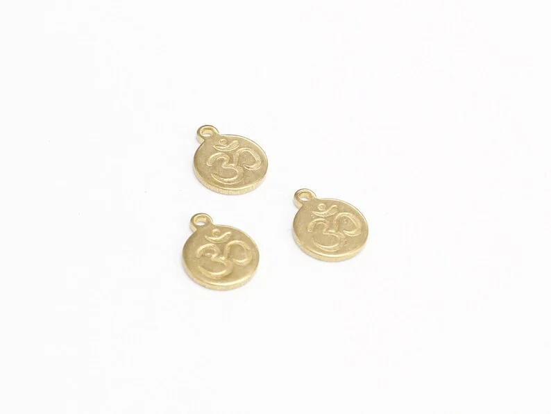 Breloques en laiton OM pour la fabrication de bijoux, mini breloques de boucle d'oreille rondes, accessoires de boucle d'oreille, yoga, 12.6x10x1.2mm, 20 pièces, R2160