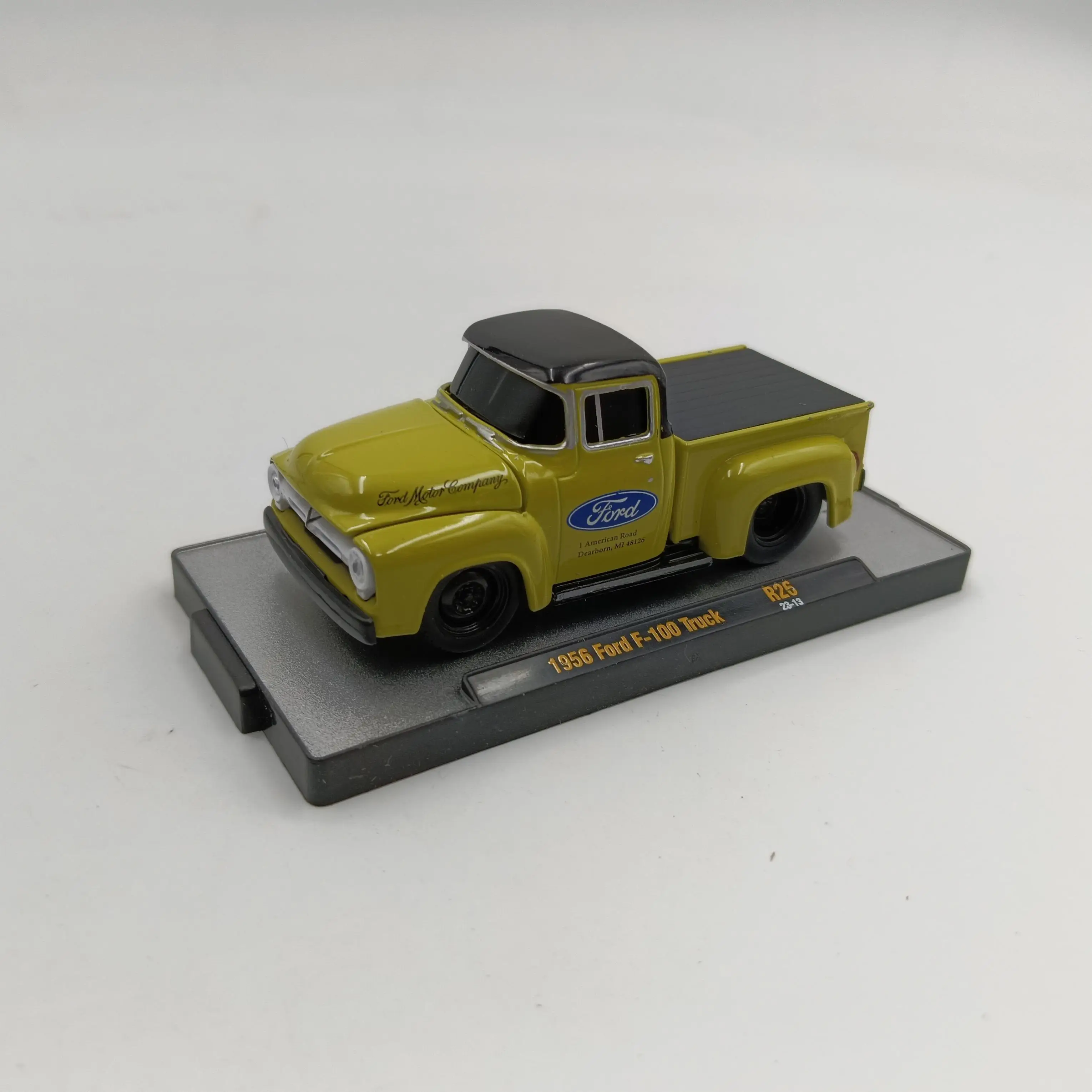 M2 Machines 1/64  1956 Ford F-100 Truck Alloy car model toy rare collection