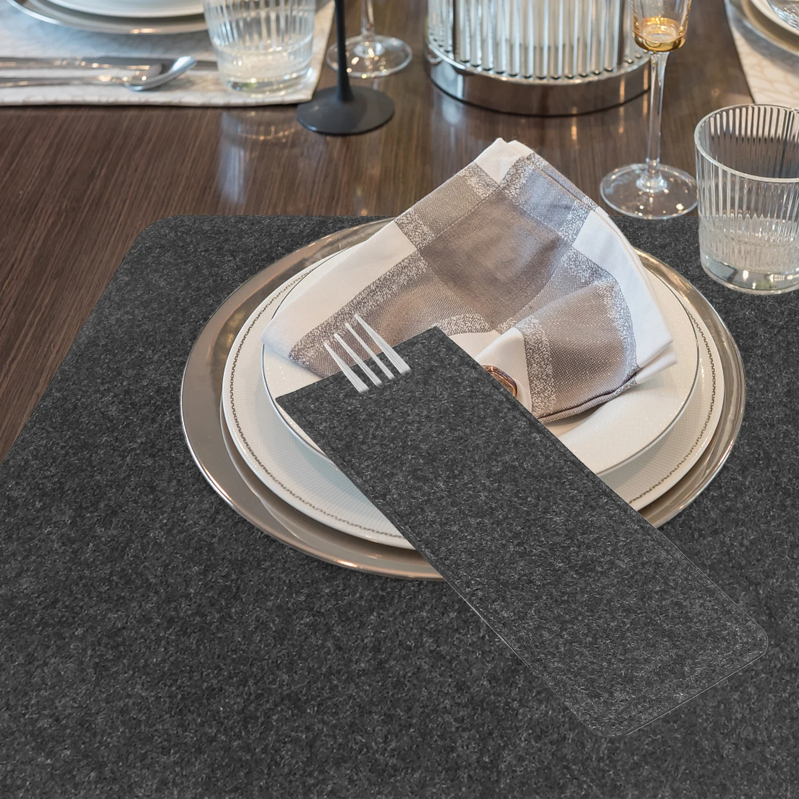 

1 Set Felt Placemat Heat Resistant Non-Slip Table Mat Reusable Kitchen Supplies For Family Party Restaurant Decoration