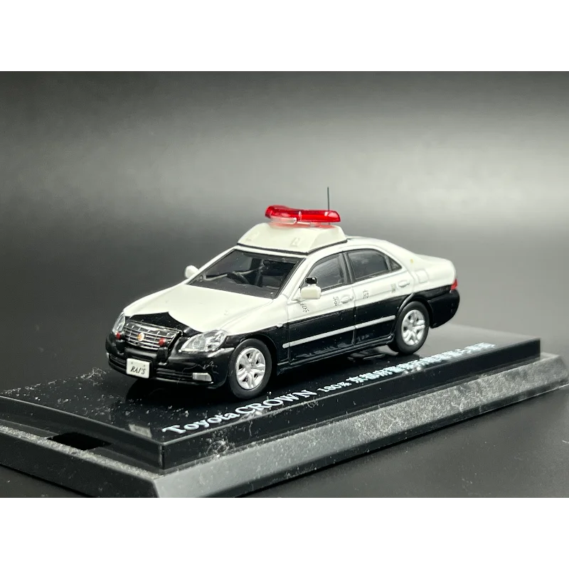 

Литой под давлением RaiS масштаб 1:64 Toyota Crown Police Kyoto, модель автомобиля из префектурного сплава, Коллекционная игрушка, подарок, сувенир, украшение для дисплея