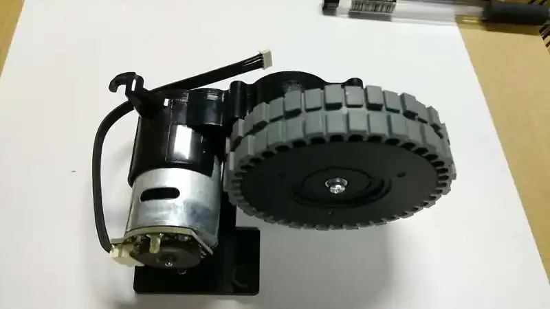 عجلة اليسار أو اليمين للروبوت مكنسة كهربائية ، Ilife V80 أجزاء مكنسة كهربائية الروبوت ، وتشمل عجلات V80 المحرك