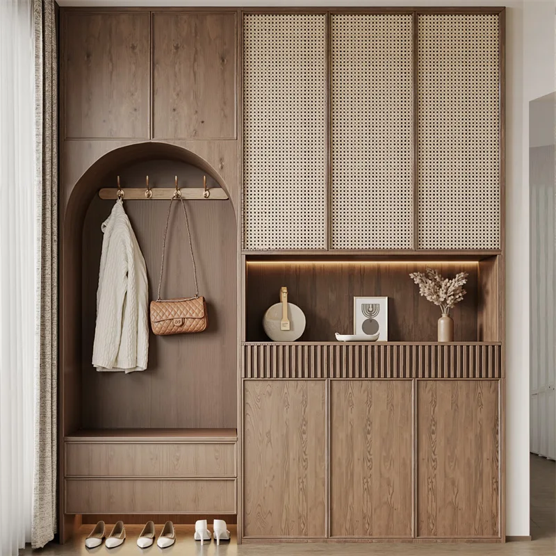 The side cabinet is integrated with particle board for storage, and the locker has a large capacity against the wall.