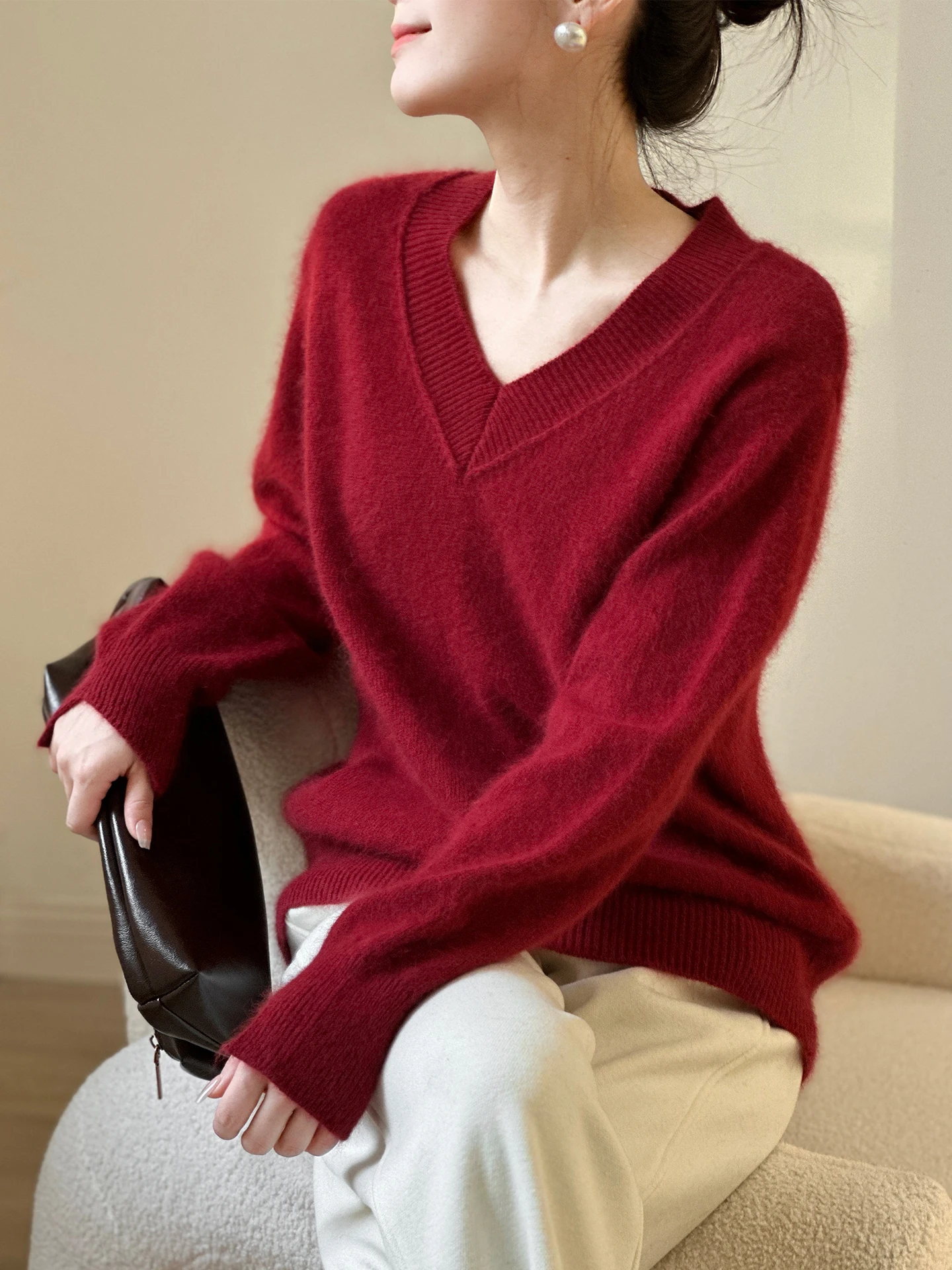 

High-End Red Ele Large V-Ne Loose Fce Camere Sweater Women Winter New Knitted Top Soft Warm Comfortable Casual Fas...